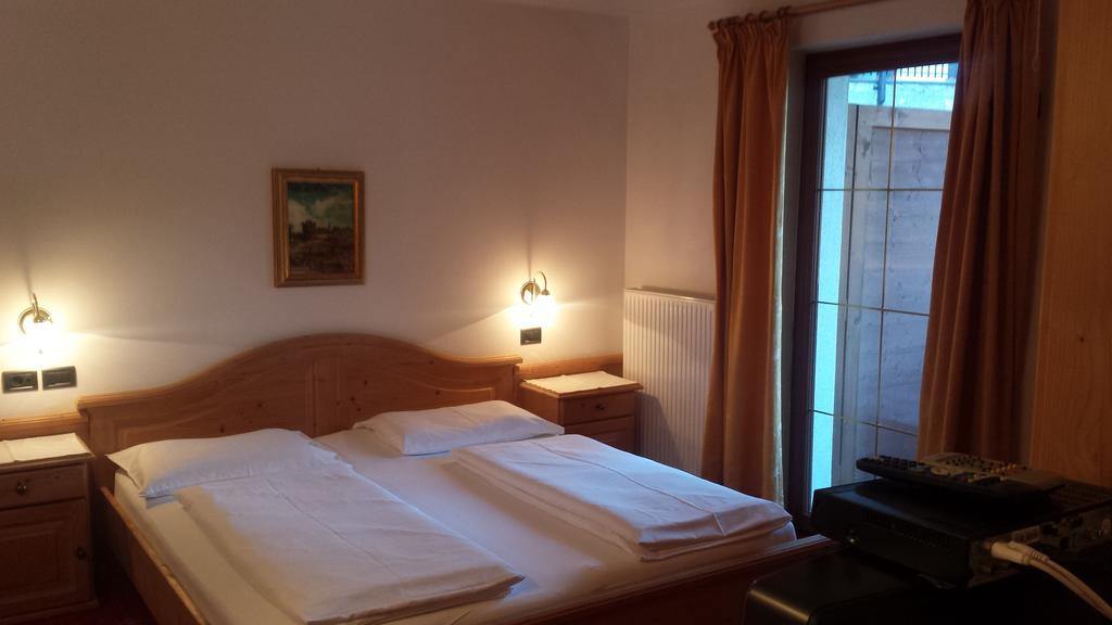 Hotel Garni Gardena - Appartments Santa Cristina Val Gardena 객실 사진