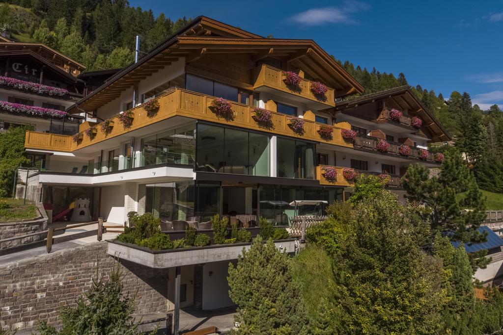 Hotel Garni Gardena - Appartments Santa Cristina Val Gardena 외부 사진